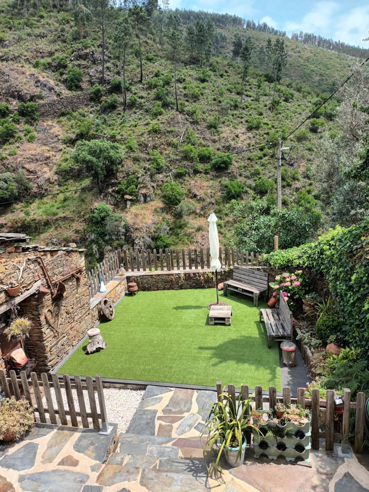 A Casa Da Natalia Guest House Cha de Alvares Exterior photo